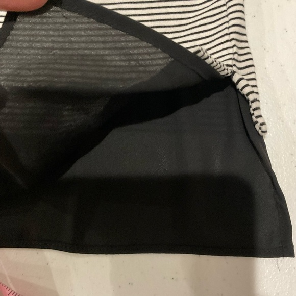 Chico's Long Sleeve Striped Tunic Black/White Sheer Trim Women’s Sz 8 Chico’s 1 - Picture 3 of 10